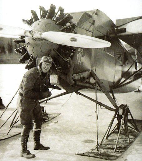 Un Fairchild 71 de la compagnie Alaska Airways piloté par Joe Crosson au début des années 30