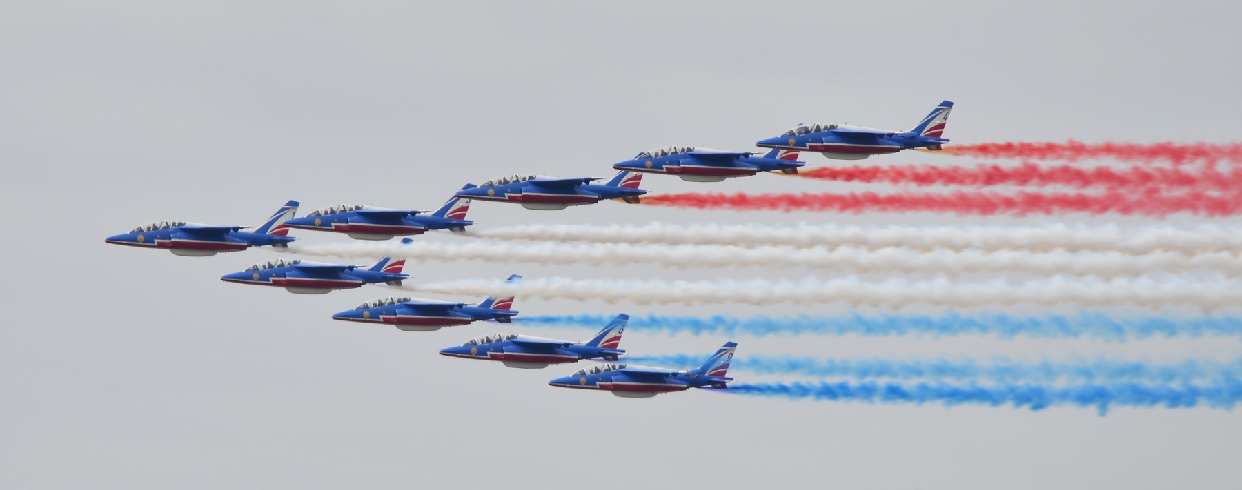 Tournee Des Hopitaux Pour La Patrouille De France Aerobuzz